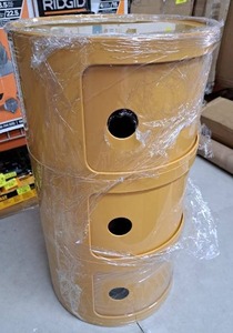 lot 5562 image: 3 Level Storage Unit