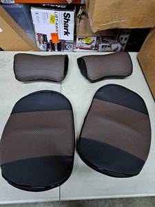 lot 5590 image: Car Seat Covers