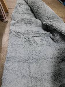 lot 5599 image: Soft Fluffy Shag Rug In Grey, 8ft x 10ft