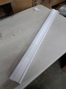 lot 5611 image: Window Blinds 34 12In Wide