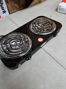 lot 5616 image: Electric Cooking Hot Plate 2000W 2 Burners. Missing One Knob
