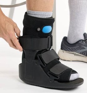 lot 3770 image: United Ortho Leg Cast Black 1pc