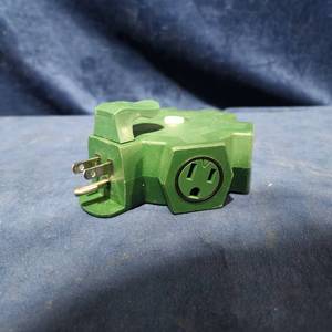 lot 54352 image: Three Prong Outlet Adapter