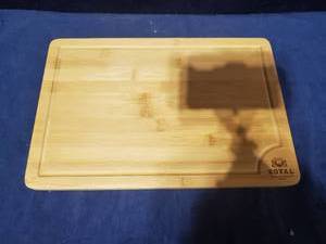 lot 54412 image: Royal Cutting Board