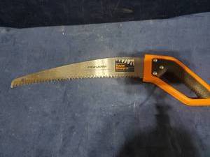 lot 54426 image: Fiskars Power Tooth Saw