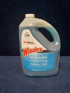 lot 54430 image: Gallon Of Windex Cleaner