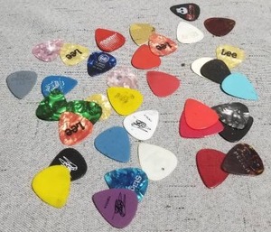 lot 51319 image: Large Lot Of Guitar Picks