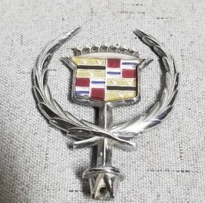 lot 51331 image: Cadillac Hood Ornament