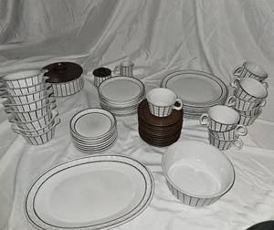lot 49 image: Vintage Ceramano Omega stoneware dishes