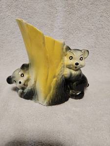 lot 51 image: Vintage Bear Planter