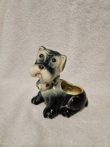 lot 52 image: Vintage Dog Planter
