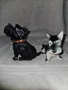 lot 56 image: Scottie dogs