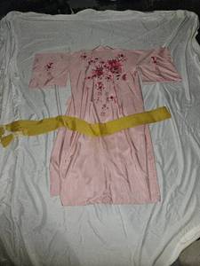 lot 58 image: Japanese silk robe