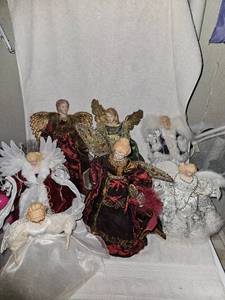 lot 75 image: Lot of (7) Christmas Angels