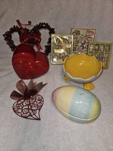 lot 82 image: Lot of Spring Easter Decor