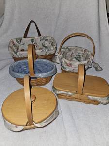 lot 84 image: Longaberger small baskets