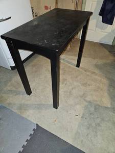 lot 86 image: High top table
