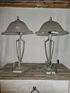 lot 94 image: Heavy glass shade Lamp pair