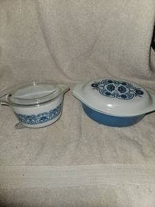 lot 117 image: Pyrex dishes