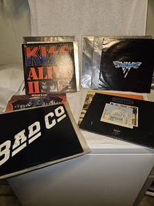 lot 122 image: 11 Viny records
