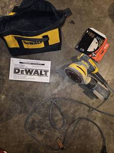 lot 140 image: Dewalt Orbital hand sander works