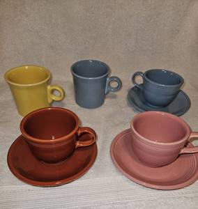 lot 158 image: Misc fiestaware cups