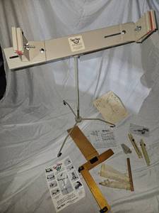 lot 172 image: Hand sewing stand