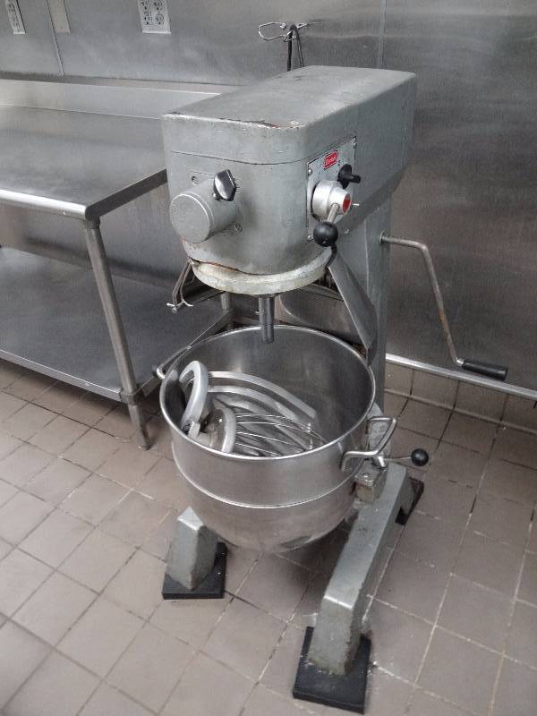 lot 4138 image: Berkel 40 Qt Commercial Mixer With Bowl And Attachments