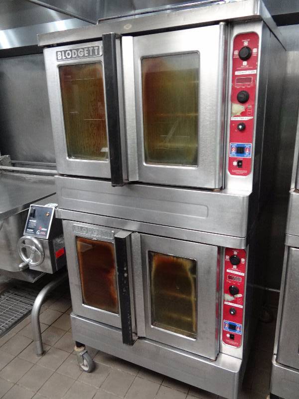 lot 4143 image: Blodgett Oven Mark V Xcel Full-Size Double Stack GasElectric Convection Oven