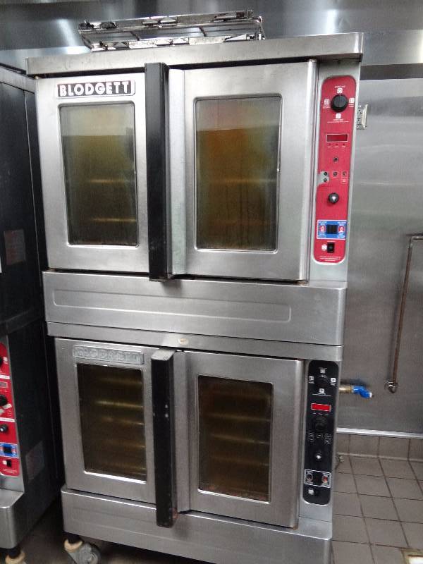 lot 4144 image: Blodgett Oven Mark V Xcel Full-Size Double Stack GasElectric Convection Oven
