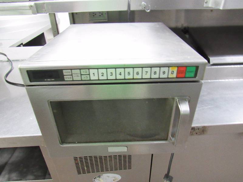 lot 4095 image: Panasonic Counter Top Commercial Microwave Oven