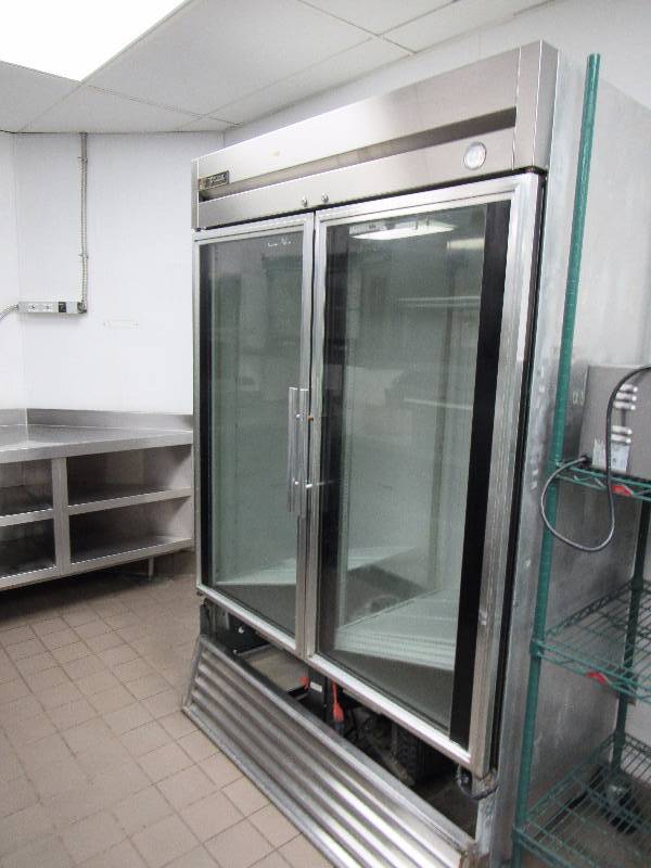 lot 4103 image: True Stainless Double Glass Door Upright Cooler