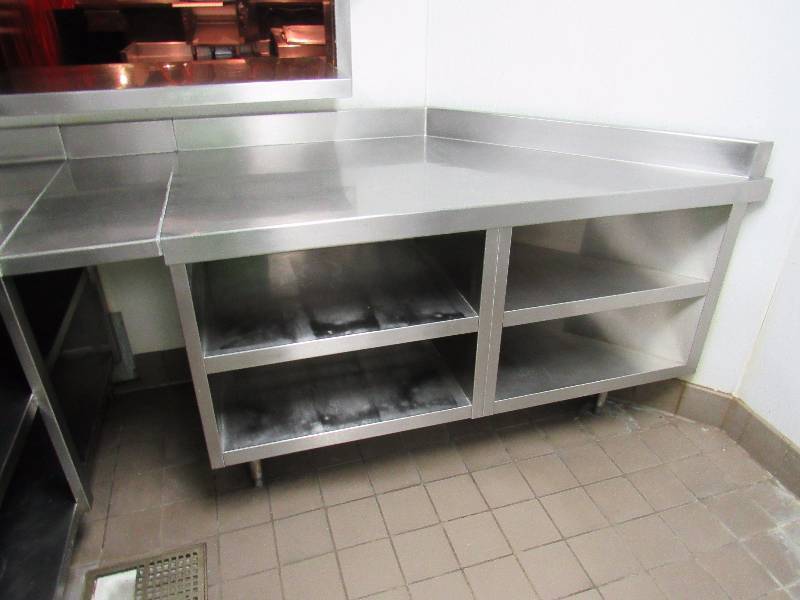 lot 4111 image: 6-12 Fully Stainless Custom Work Station