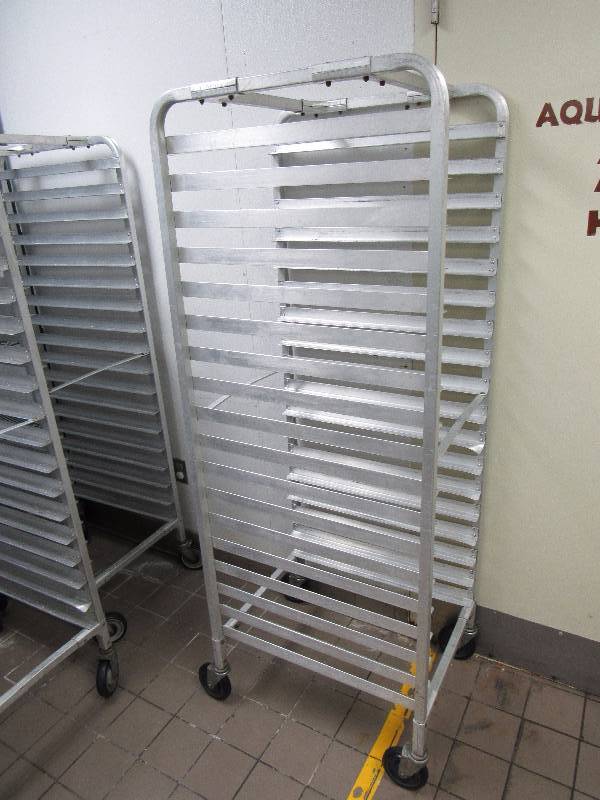 lot 4185 image: Full Size Aluminum Sheet Pan Rack