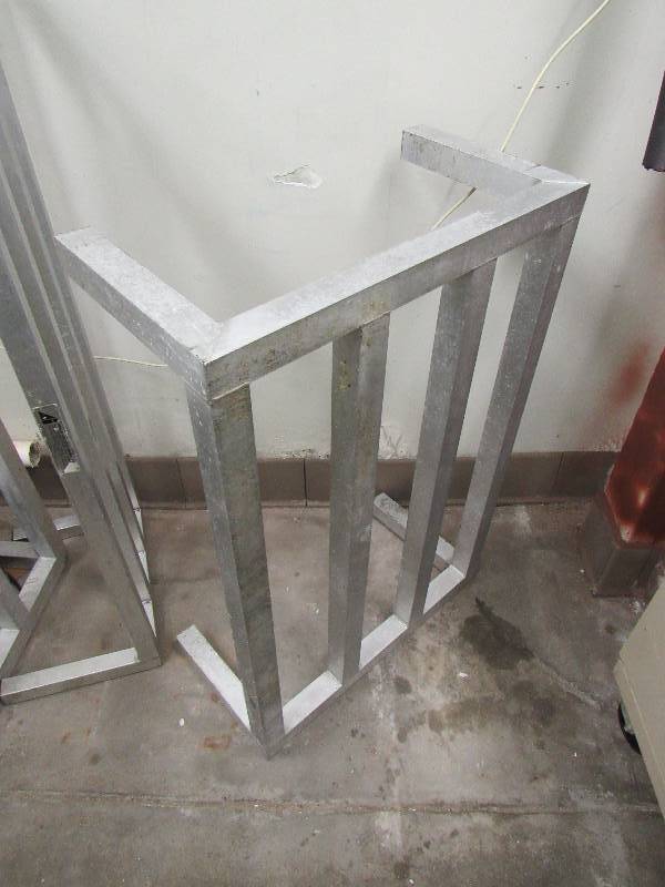 lot 4203 image: Fully Aluminum Dunnage Rack