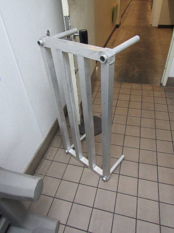 lot 4223 image: All Aluminum Single Tier Keg Rack
