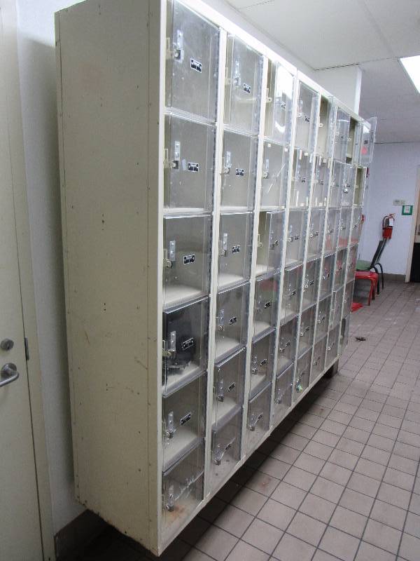 lot 4224 image: Plexy Glass Front Locker System