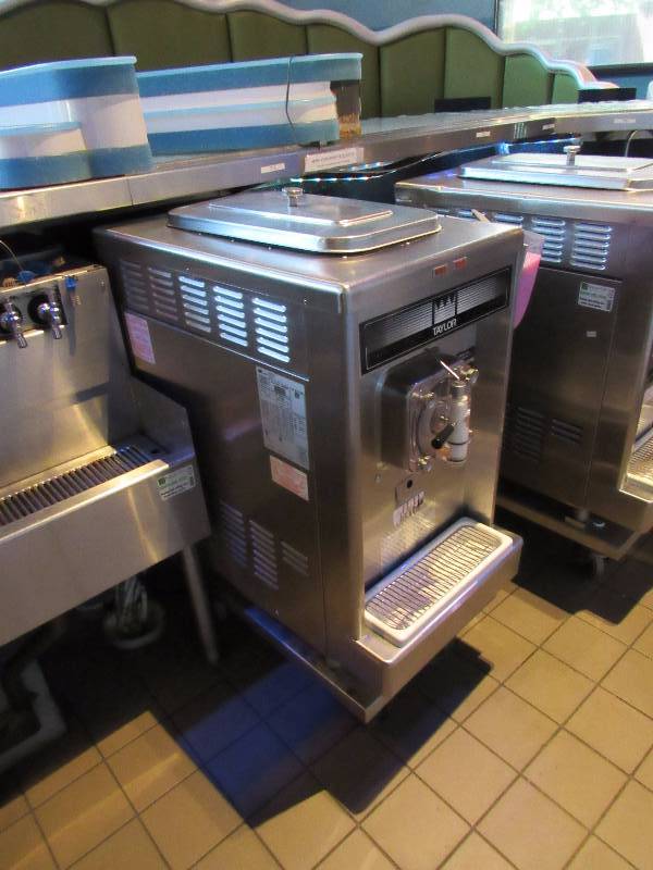 lot 4237 image: Taylor Air Cooled Single Flavor Frozen Drink Machine