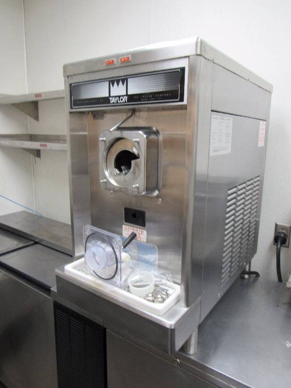 lot 4242 image: Taylor Air Cooled Single Flavor Frozen Drink Machine