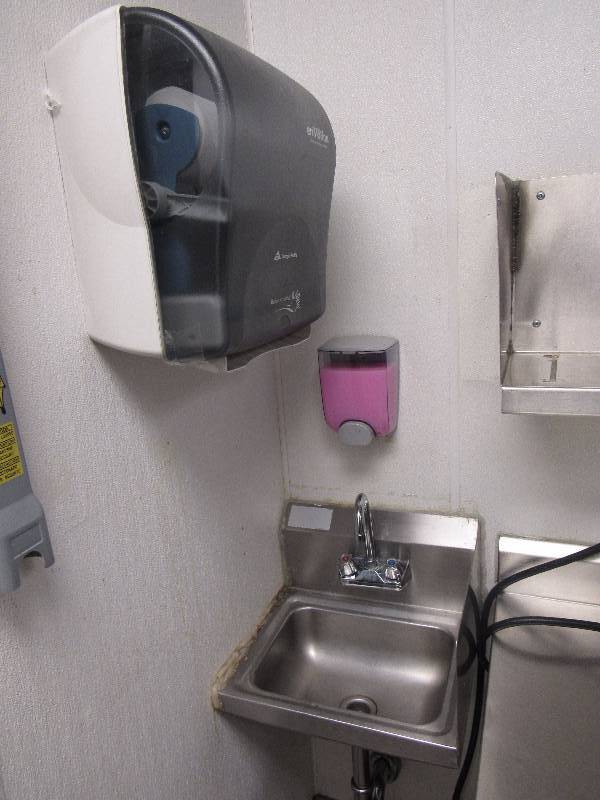 lot 4252 image: Fully Stainless Hand Washing Sink