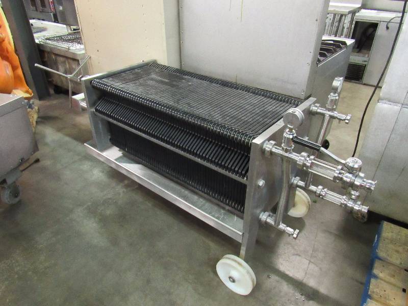 lot 53 image: Velo 40X40 Plate Beer Filter