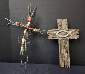 lot 196 image: Cross Decor