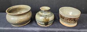 lot 214 image: Pottery (signed)