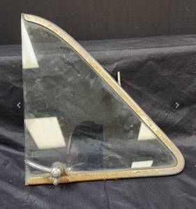 lot 234 image: Vintage Vent Window (Glass Marked Herculite AS2 4-71) 12 tall, 11. wide, 15.5 diagonal