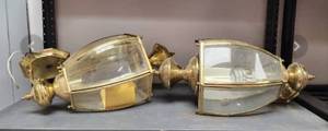 lot 248 image: (2) Brass Porch Lights