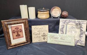 lot 250 image: Home Decor