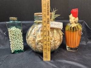 lot 258 image: Kitchen Decor