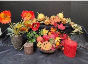 lot 259 image: Fall Swag and Fall Decor