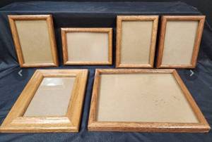 lot 268 image: Hanging Picture Frames