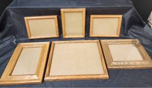 lot 270 image: Hanging Picture Frames